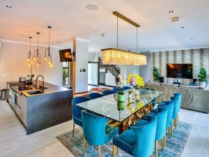  Vacation Hub International | 17 Horsewood Lobby