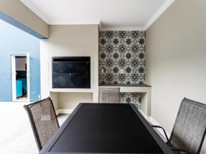  Vacation Hub International | Blue Yellow Door Home Lobby