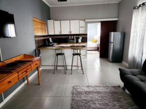  Vacation Hub International | Be My Guest Too Lobby