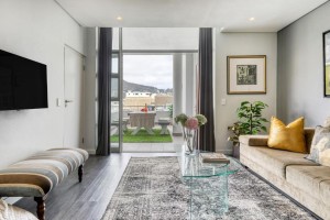  Vacation Hub International | Backup-Powered Classic Luxury Apartment Lobby