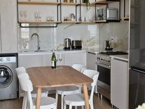  Vacation Hub International | EIGHTY2 on M Luxury Serviced Apartments Lobby