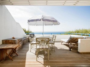  Vacation Hub International | Casa Delfina Lobby