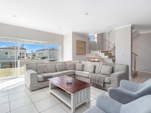  Vacation Hub International | Benguela Beach 24 Lobby