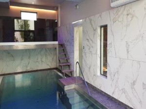  Vacation Hub International | Hotel Mondo Lobby
