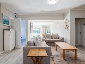  Vacation Hub International | 32 Main Road Lobby