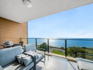  Vacation Hub International | Oaks Redcliffe Mon Komo Suites Lobby