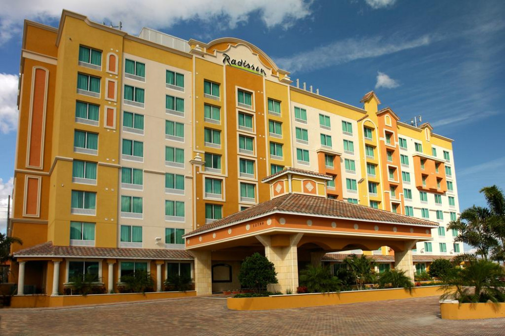 Vacation Hub International - VHI - Travel Club - Radisson Hotel Orlando - Lake Buena Vista