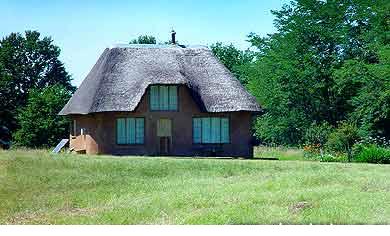 Vacation Hub International - VHI - Travel Club - EKUTHULENI GUEST HOUSE