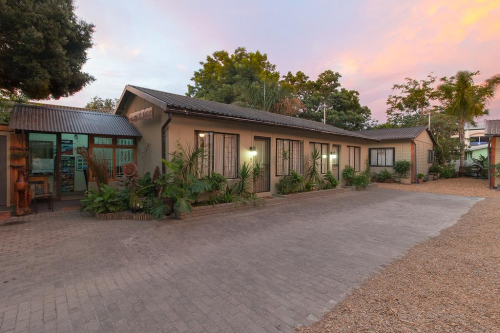 Vacation Hub International - VHI - Travel Club - Inyathi Guest Lodge - Self Catering Chalets