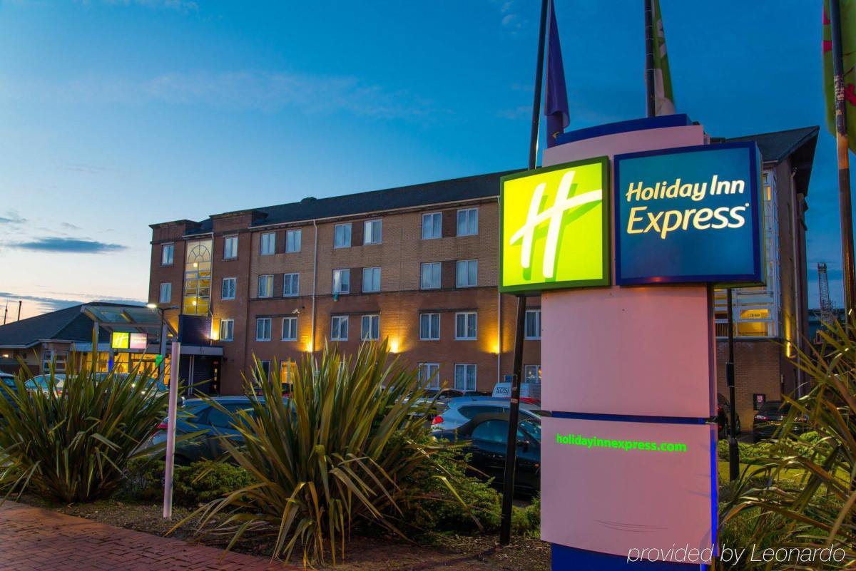 Vacation Hub International - VHI - Travel Club - Holiday Inn Express Cardiff Bay