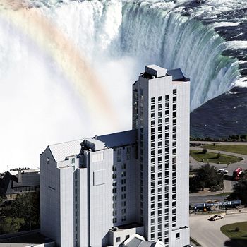 Vacation Hub International - VHI - Travel Club - The Oakes Hotel Overlooking the Falls