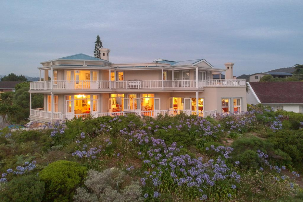 Vacation Hub International - VHI - Isola Bella Guest House