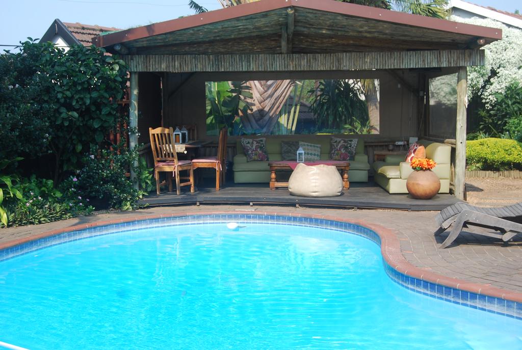 Vacation Hub International - VHI - De Charmoy Estate Guest House Riverside