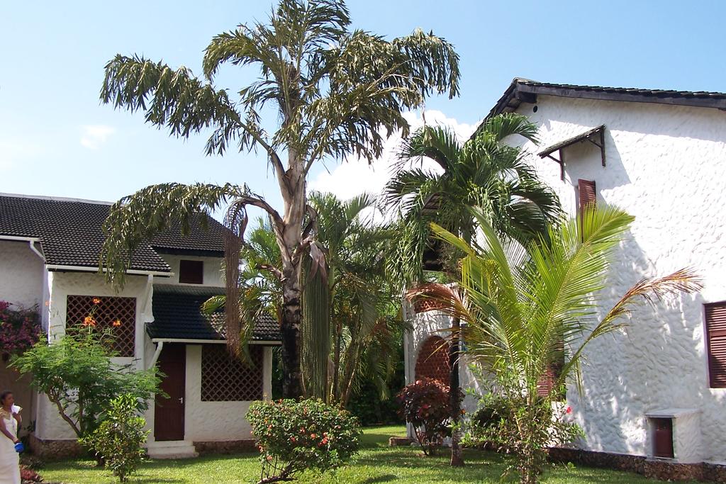 Vacation Hub International - VHI - Travel Club - Pinewood Beach Resort & Spa