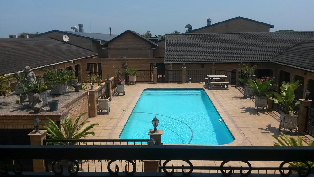 Vacation Hub International - VHI - Travel Club - Lake St Lucia Villas