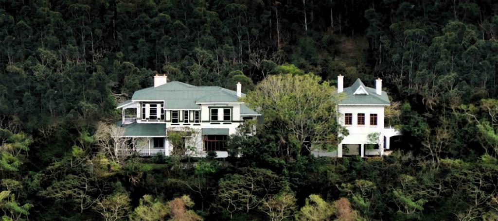 Vacation Hub International - VHI - Royston Hall Guesthouse