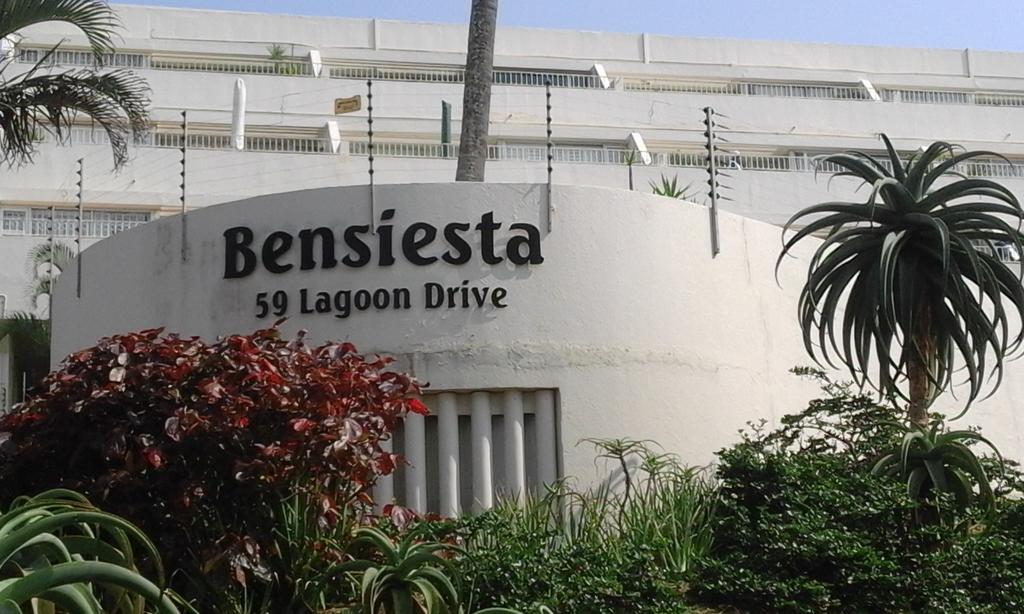Vacation Hub International - VHI - 305 Ben Siesta