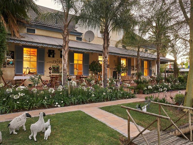 Vacation Hub International - VHI - Travel Club - Yellow Aloe Guesthouse