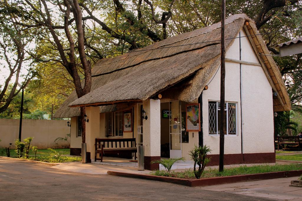 Vacation Hub International - VHI - Travel Club - Pamusha Lodge Victoria Falls