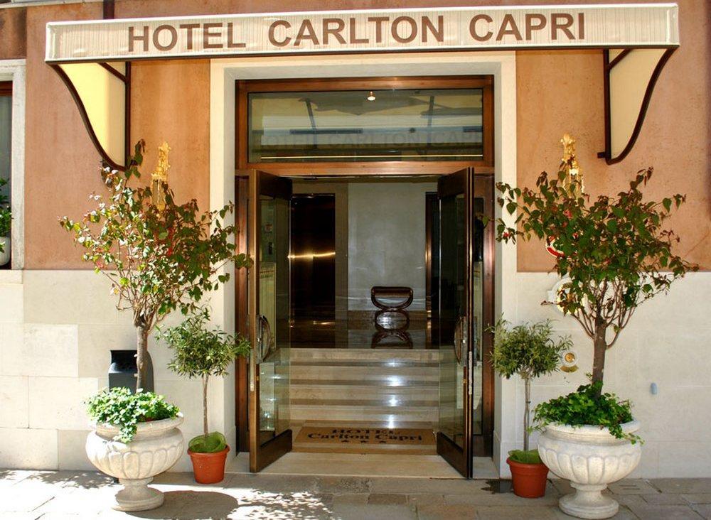 Vacation Hub International - VHI - Travel Club - Carlton Capri Hotel