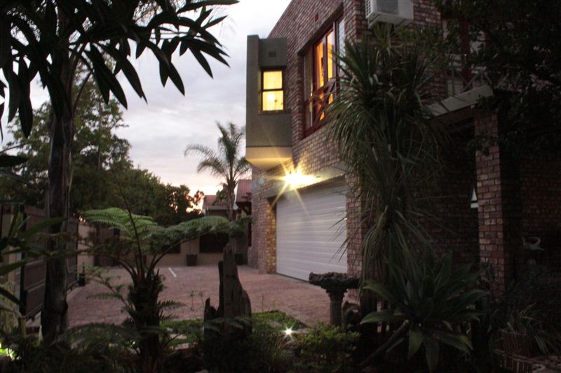 Vacation Hub International - VHI - Travel Club - Earthbound Bed and Breakfast