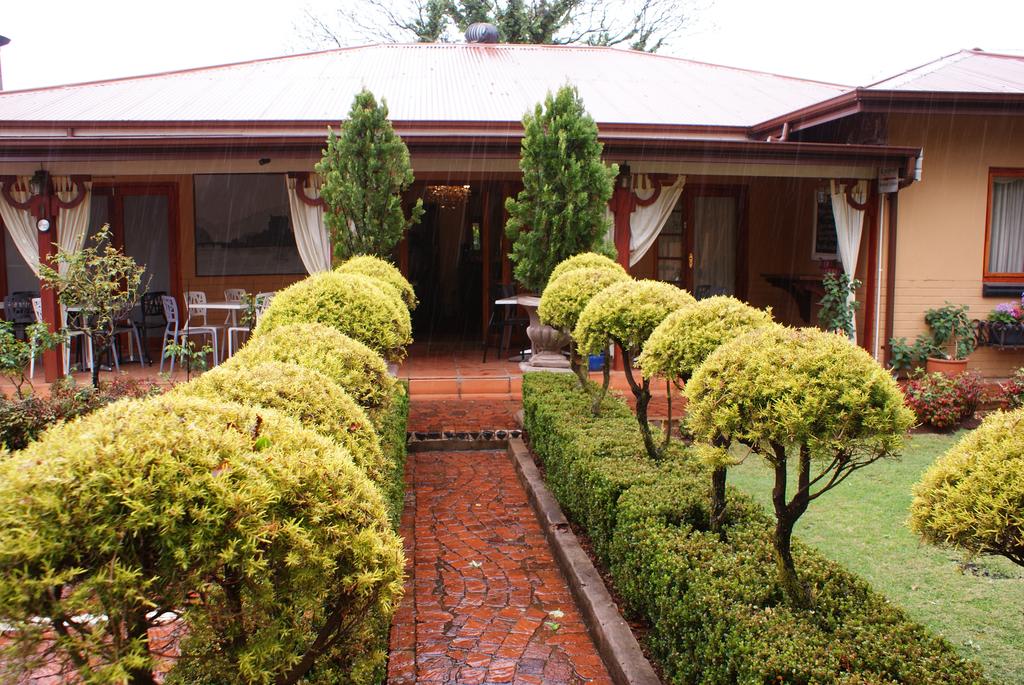 Vacation Hub International - VHI - Travel Club - Hampton House Guest House