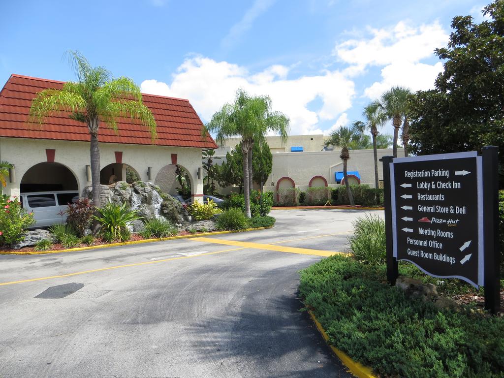 Vacation Hub International - VHI - Travel Club - Maingate Lakeside Resort
