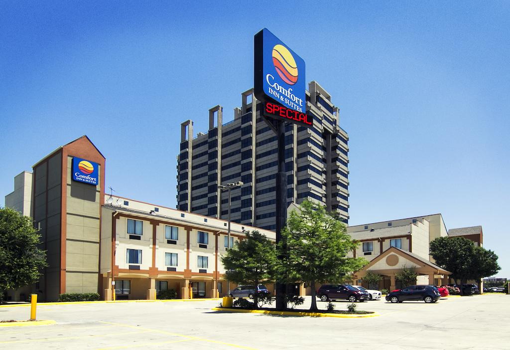 Vacation Hub International - VHI - Travel Club - Comfort Inn & Suites Love Field-Dallas Market Center