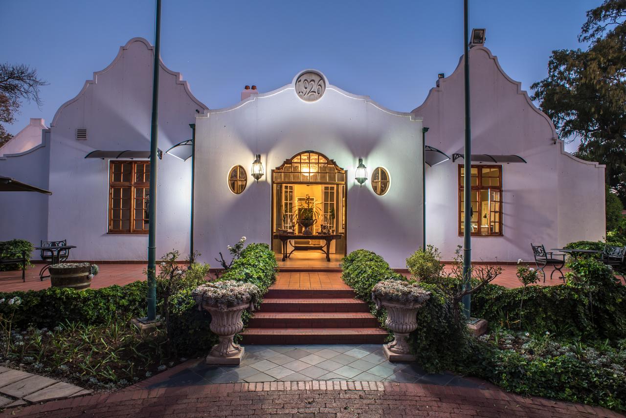 Vacation Hub International - VHI - Travel Club - River Meadow Manor