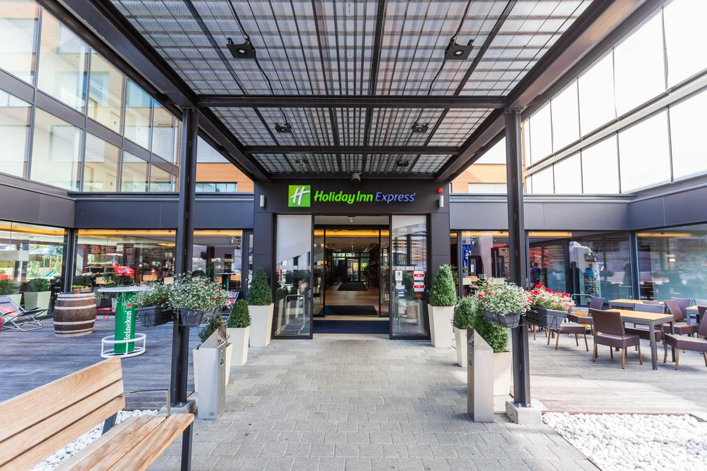 Vacation Hub International - VHI - Travel Club - Holiday Inn Express Zürich Airport