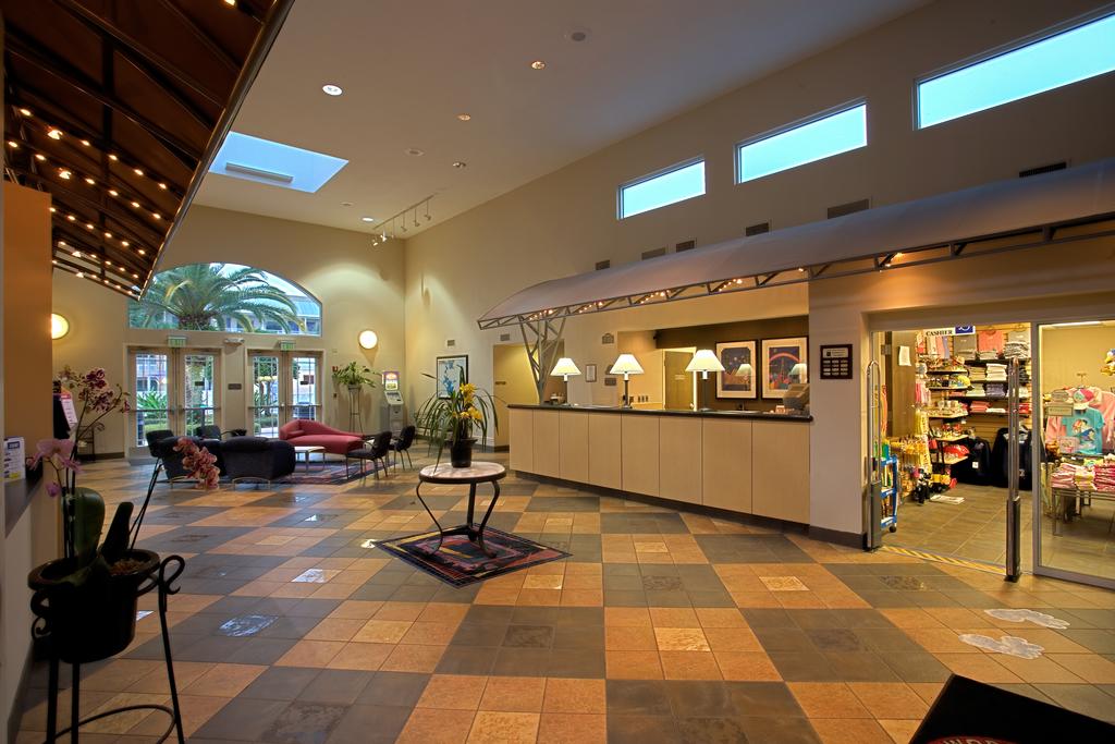 Vacation Hub International - VHI - Travel Club - Clarion Suites Maingate