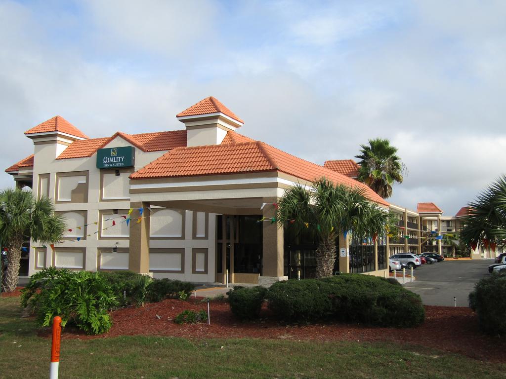 Vacation Hub International - VHI - Travel Club - Quality Inn & Suites Kissimmee By The Lake