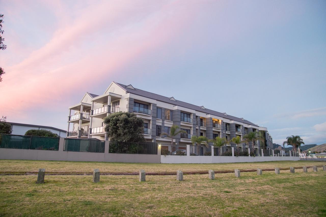 Vacation Hub International - VHI - Travel Club - Portside Hotel