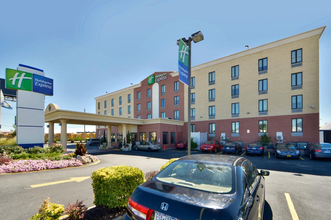 Vacation Hub International - VHI - Travel Club - Holiday Inn Express New York JFK