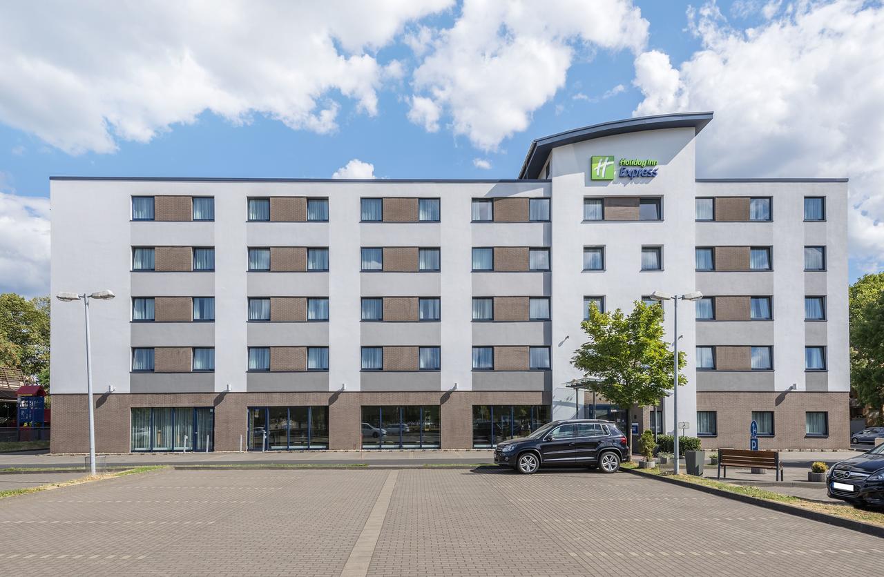 Vacation Hub International - VHI - Travel Club - Holiday Inn Express Cologne - Muelheim