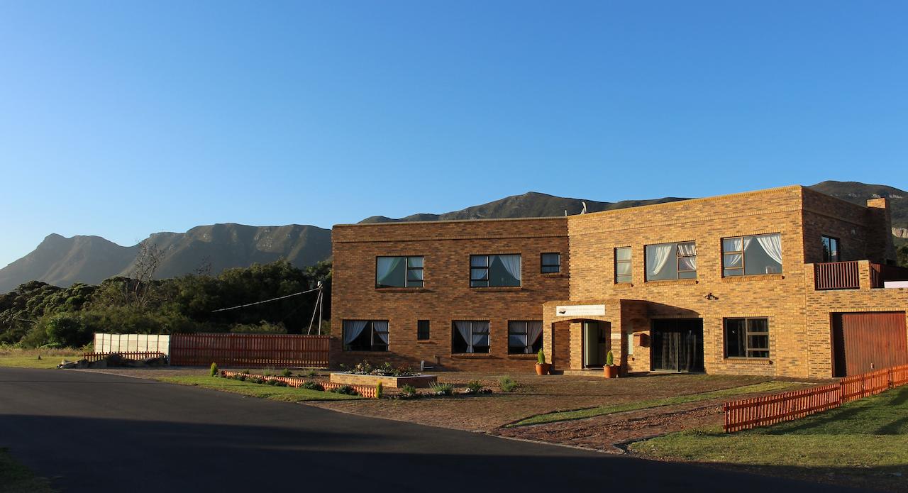 Vacation Hub International - VHI - Travel Club - Mountain View Manor Guesthouse