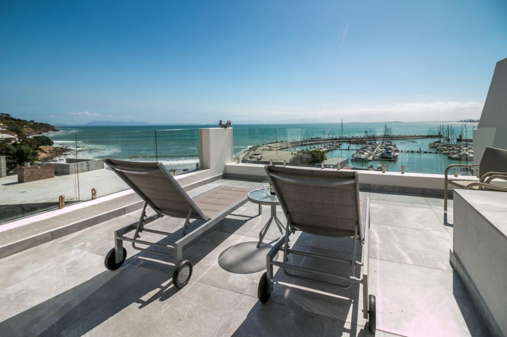 Vacation Hub International - VHI - Bikini Beach Penthouse