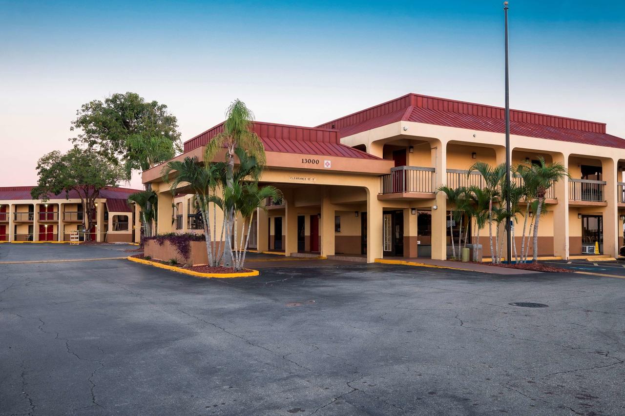 Vacation Hub International - VHI - Travel Club - Red Roof Inn Ft Myers