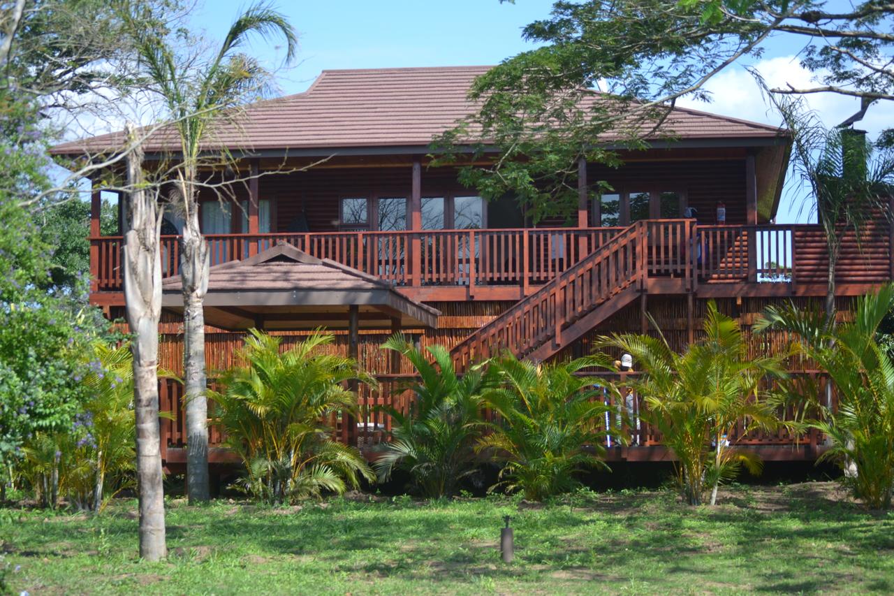 Vacation Hub International - VHI - Travel Club - Monzi Safari Lodge