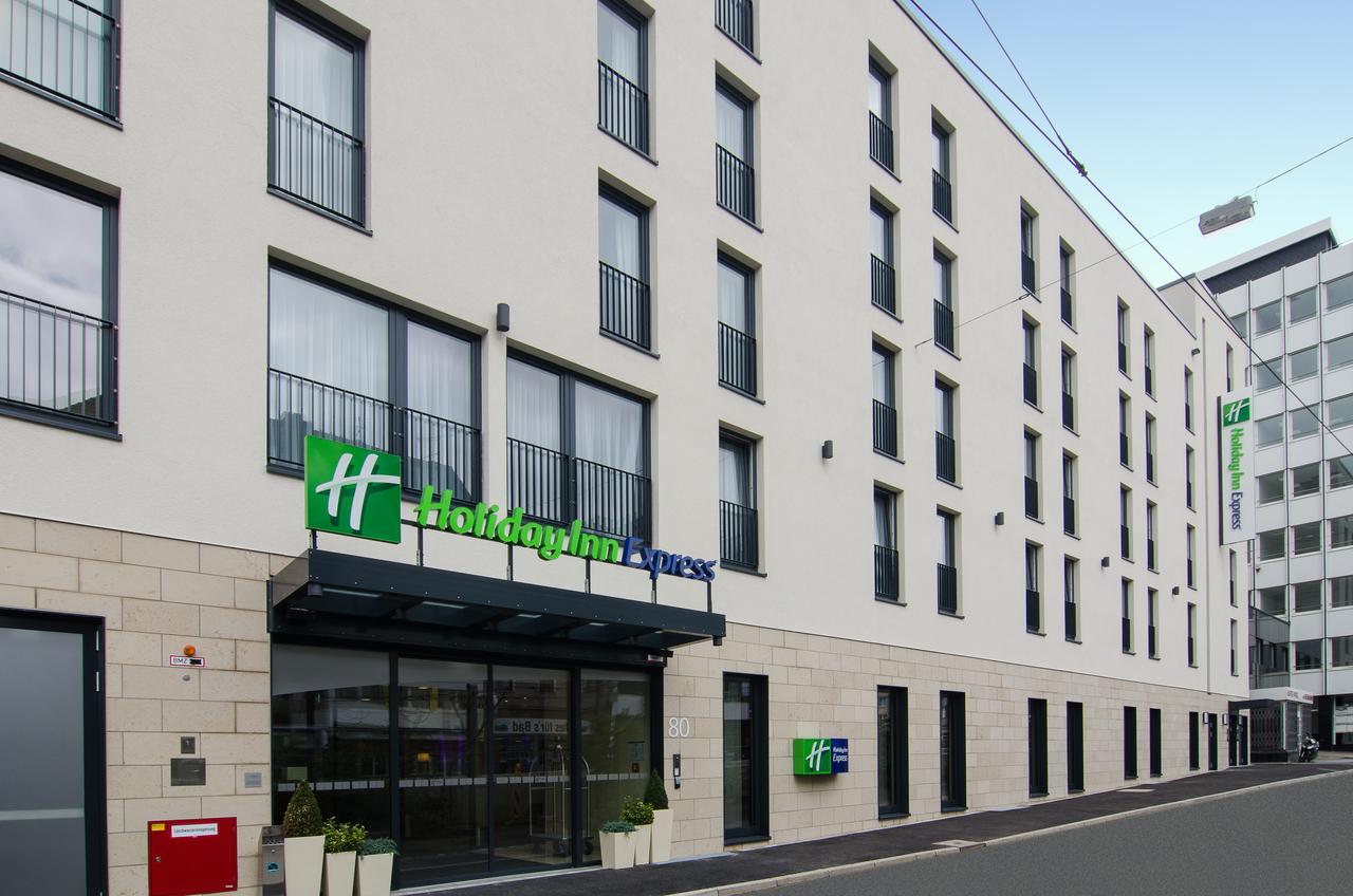 Vacation Hub International - VHI - Travel Club - Holiday Inn Express Dusseldorf - City