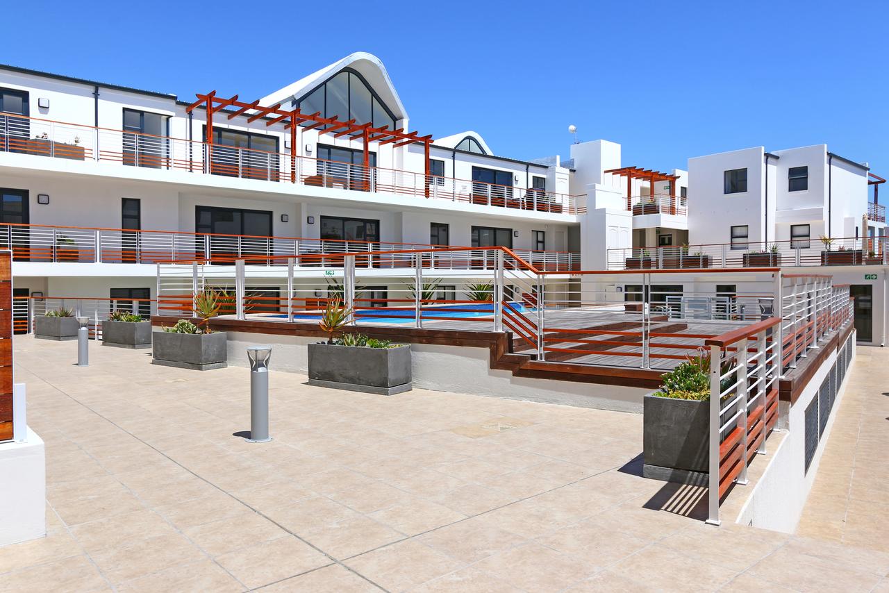 Vacation Hub International - VHI - Travel Club - Azure 4