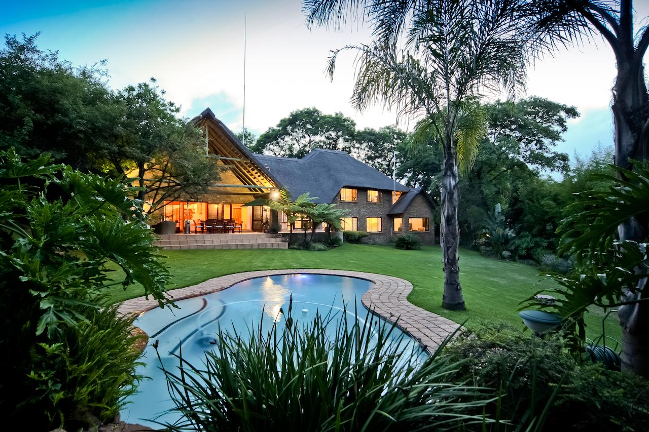 Vacation Hub International - VHI - Travel Club - 50onShepherd Guest House