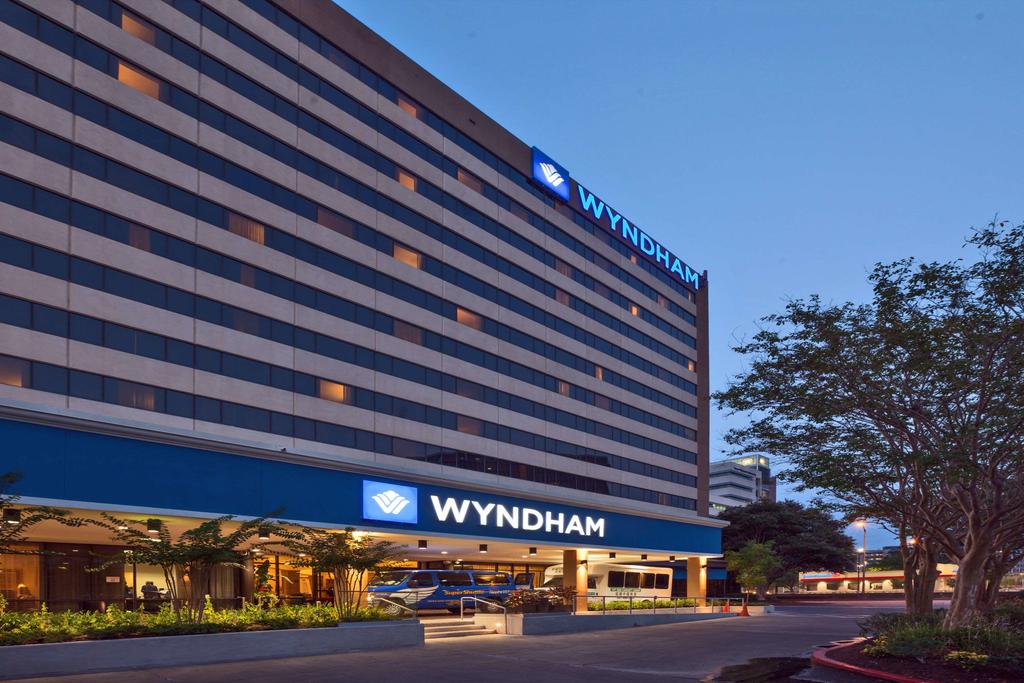 Vacation Hub International - VHI - Travel Club - Wyndham Houston - Medical Center Hotel and Suites