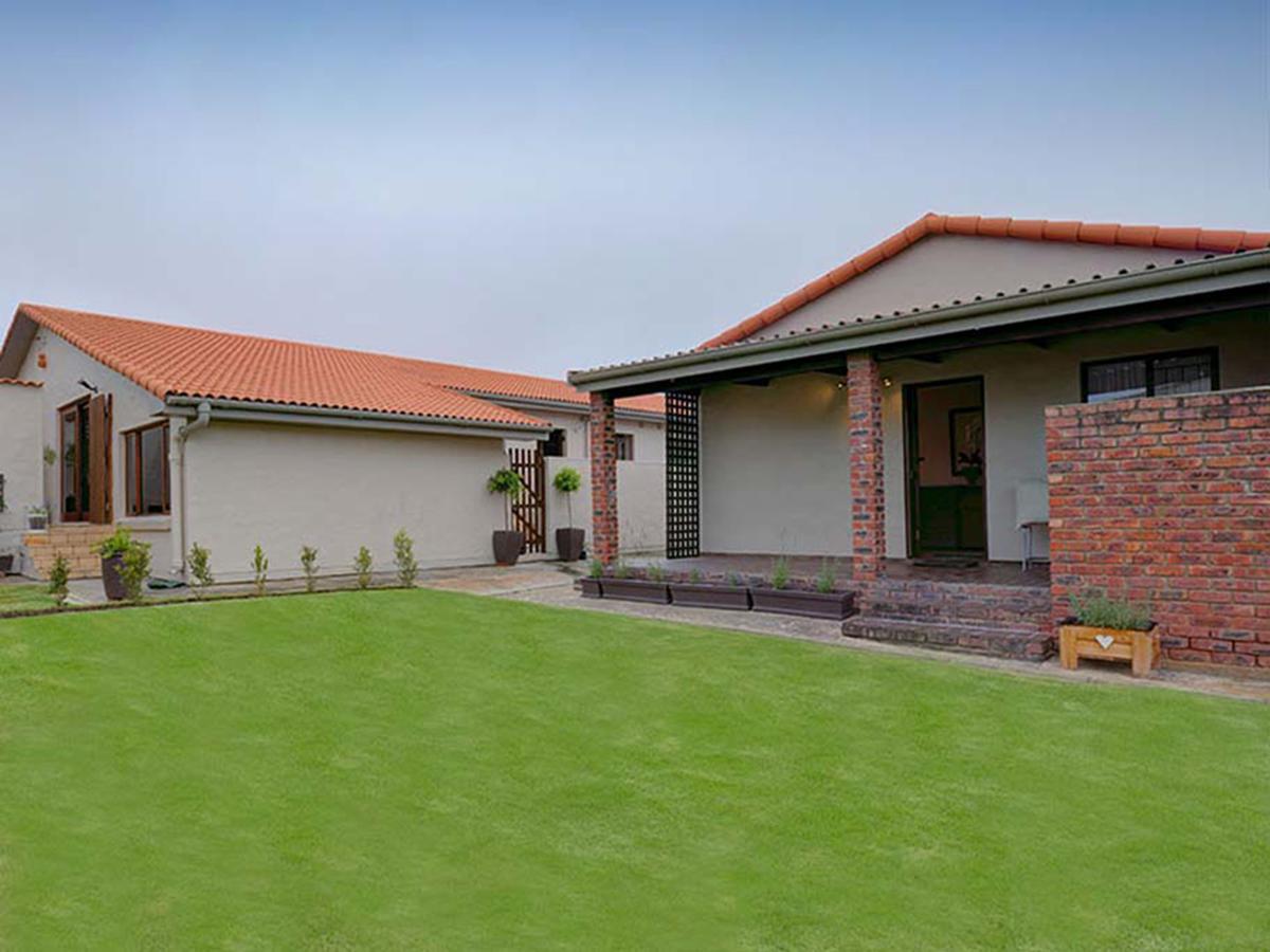 Vacation Hub International - VHI - Travel Club - Out of Bounds Self-Catering Accommodation