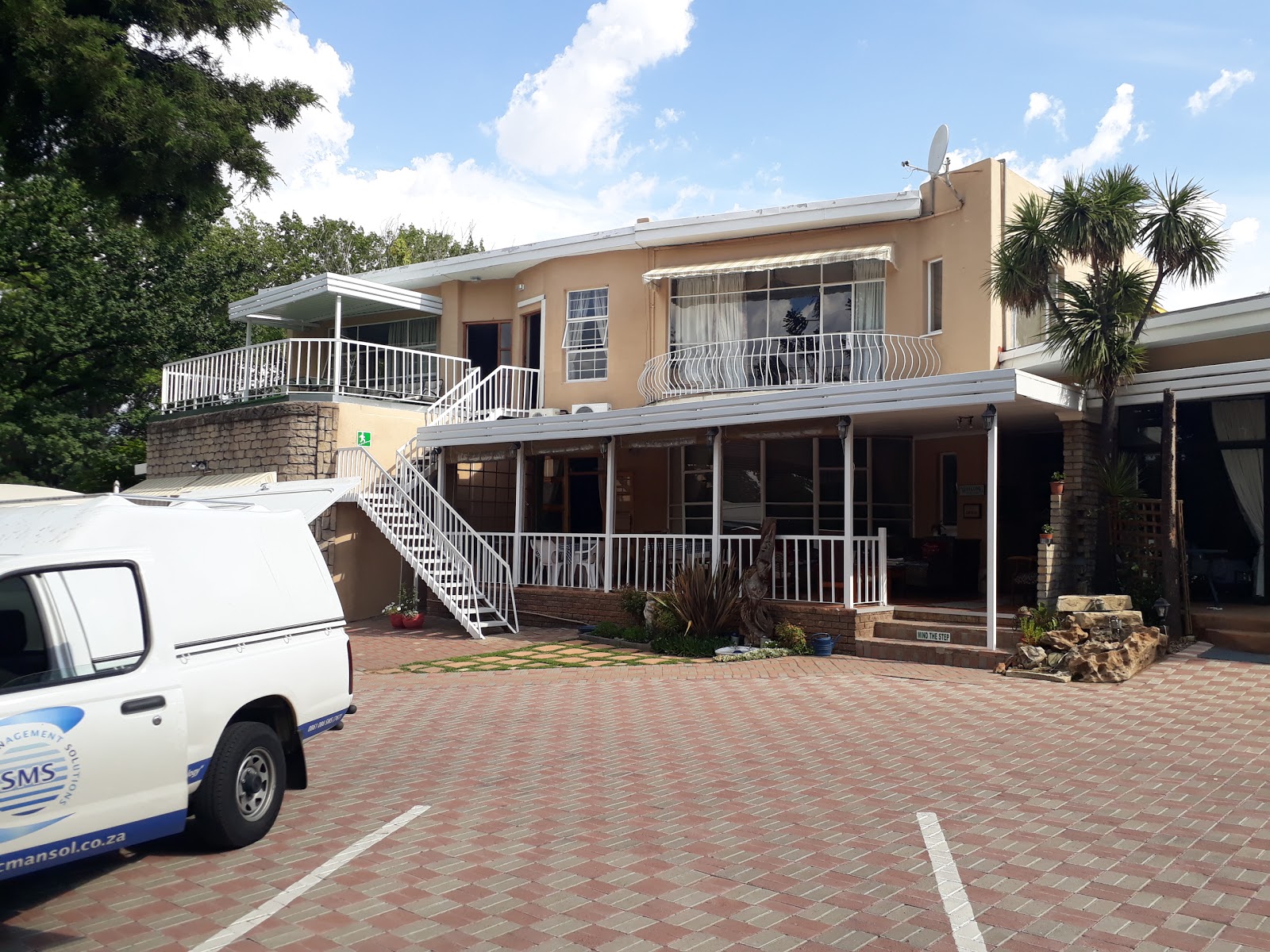 Vacation Hub International - VHI - Travel Club - Woodpecker Guest House