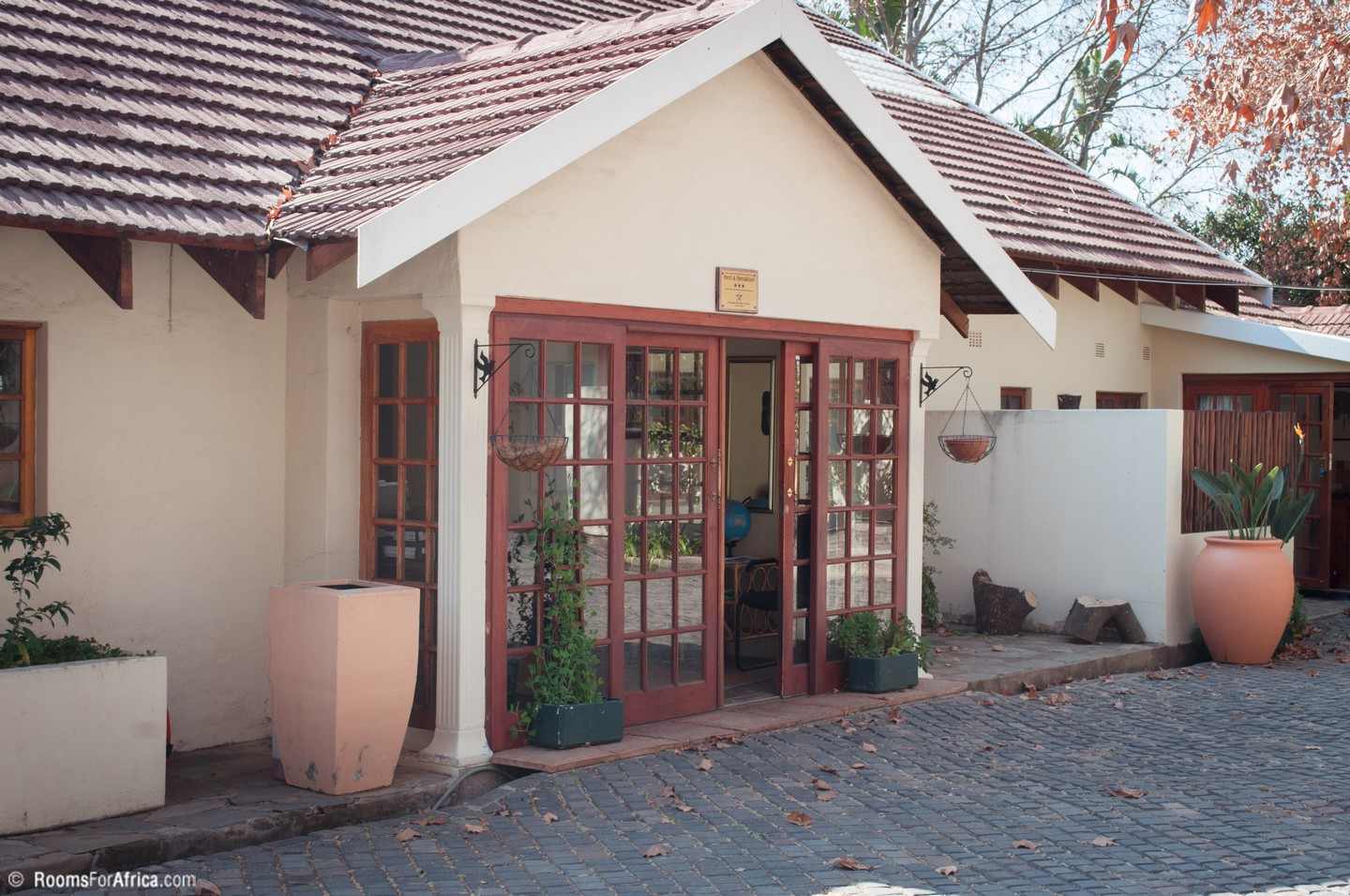 Vacation Hub International - VHI - Travel Club - Dennis Road Guest House