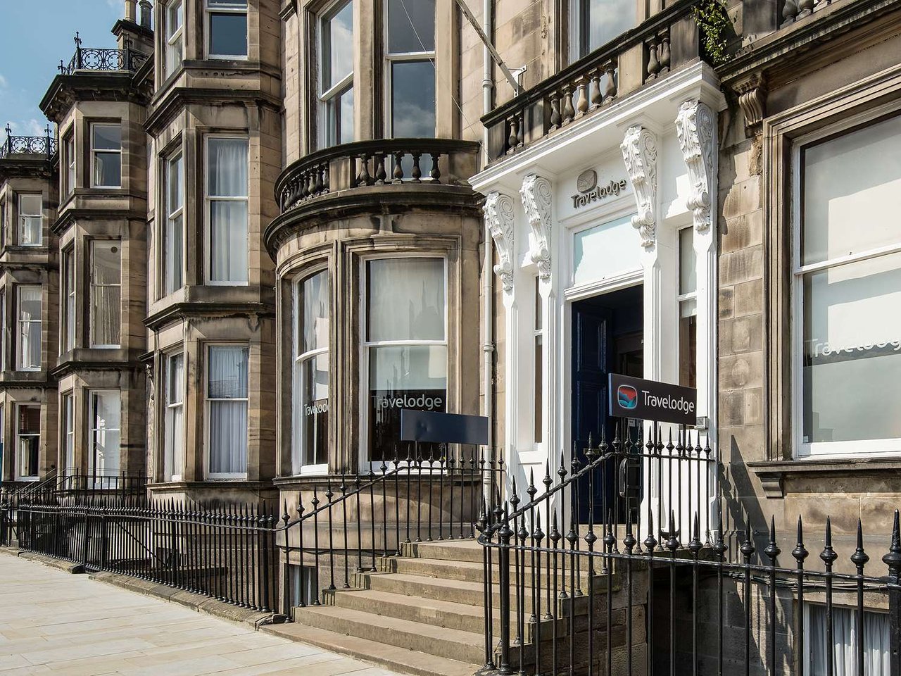 Vacation Hub International - VHI - Travelodge Edinburgh Haymarket