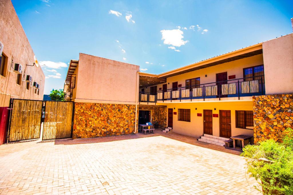 Vacation Hub International - VHI - Travel Club - Coyotes Hotel & Conference Centre