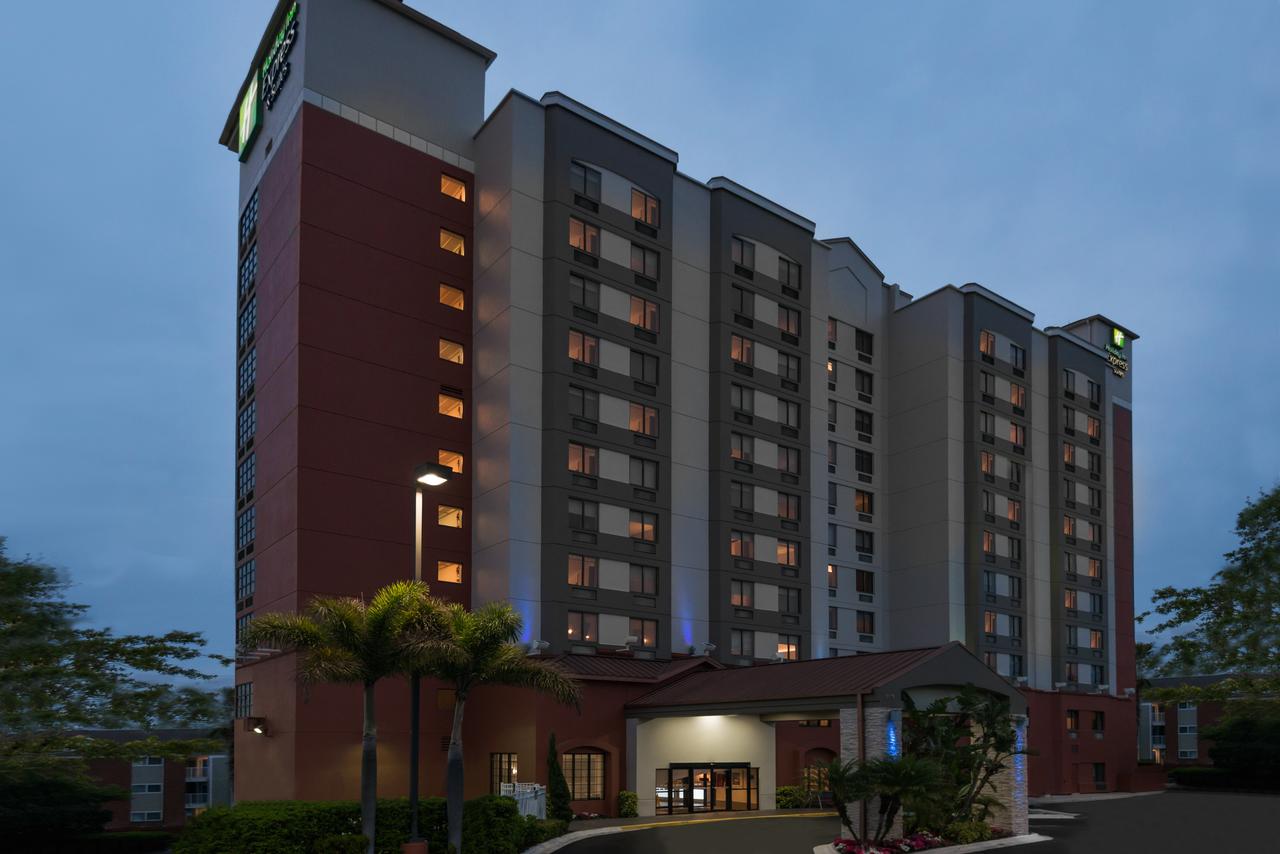 Vacation Hub International - VHI - Travel Club - Holiday Inn Express & Suites Nearest Universal Orlando