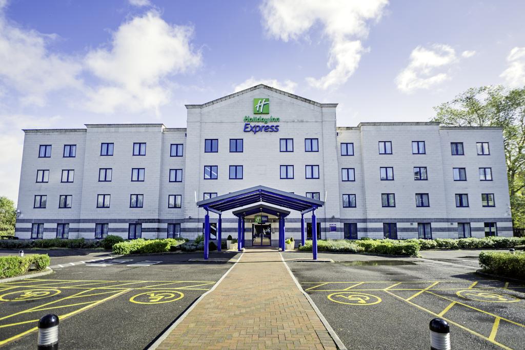 Vacation Hub International - VHI - Travel Club - Holiday Inn Express Poole